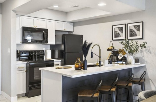 Kimberling City Condo | Beautiful lake view condo w/indoor+outdoor pools, pickleball- marina nearby