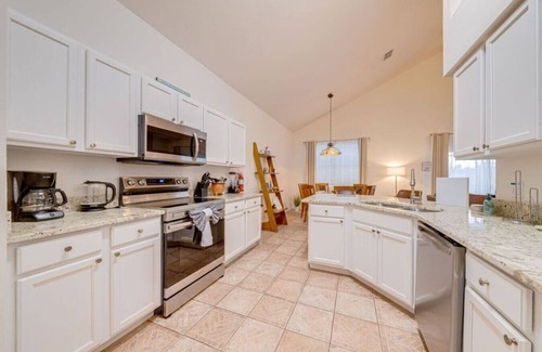 Thousand Oaks Apartment | Beautiful Lake View Pool House Brand new Hot Tub