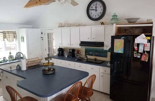Damariscotta House | Beautiful Lakefront House On Lake Pemaquid Maine with 3 Bedrooms
