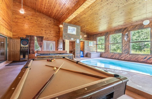Grand Rapids Cabin | Beautiful Lakefront Heated Indoor Pool Unit