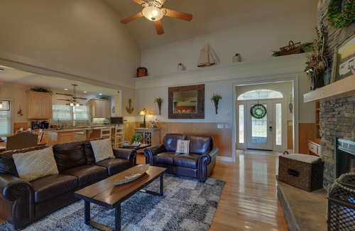Cedar Cliff House | Beautiful Lakefront Home with Private Dock, Super View & Amazing Sunsets