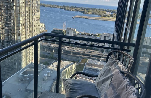 CityPlace Condo | Beautiful lakeshore condo unit