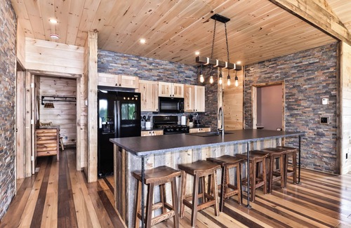 St Germain Cabin | Beautiful lakeside cottage on Little Saint Germain with personal dock and sandy