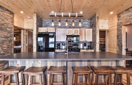 St Germain Cabin | Beautiful lakeside cottage on Little Saint Germain with personal dock and sandy