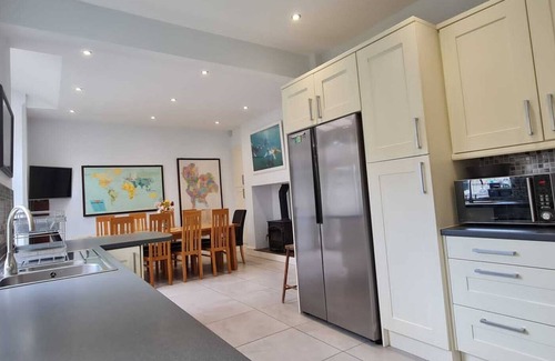 Lytham St. Anne's House | Beautiful Large Family Home With Games Room
