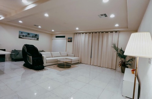 Enterprise House | Beautiful Las Vegas Master Bedroom with Private Bathroom