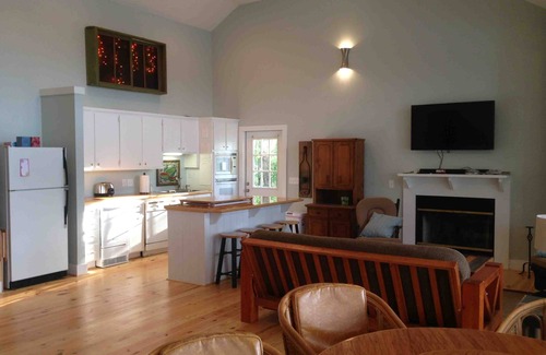 Little Kowaliga House | Beautiful Location For The Whole Family Including The Pets