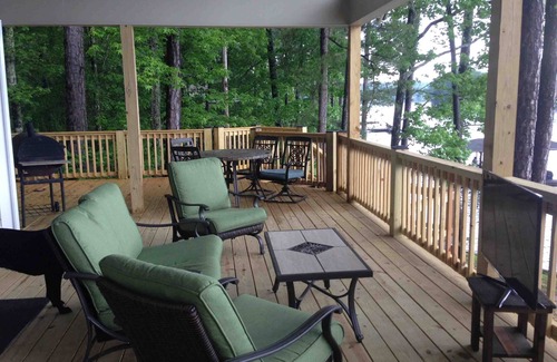 Little Kowaliga House | Beautiful Location For The Whole Family Including The Pets