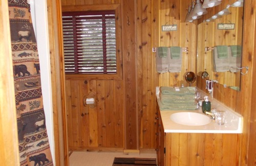 Noxon House | Beautiful lodge in a serene mountain setting on the Bull River