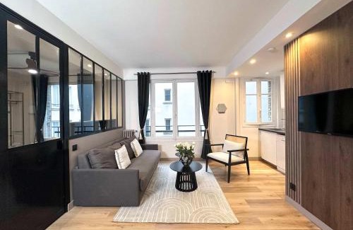 8th Arrondissement Apartment | Beautiful Loft in Champs-Élysées