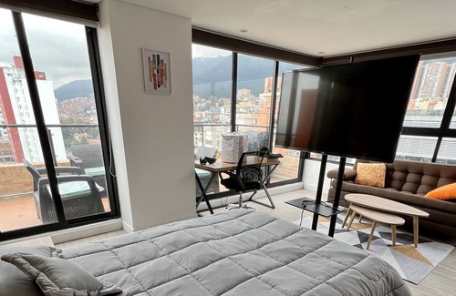 Chapinero House | Beautiful Loft with view of Los Cerros Capitalinos