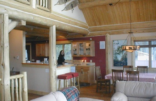 Bigfork House | Beautiful Log Home Overlooking Flathead Lake in Bigfork Montana!