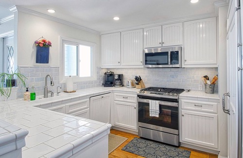 Santa Ana Heights Apartment | Beautiful Lower Unit in a Duplex on an Amazing Stretch of Beach