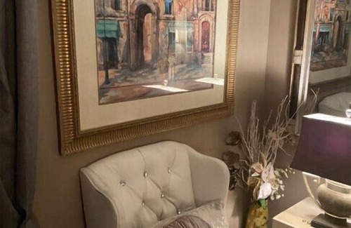 Teaneck House | Beautiful Luxury room