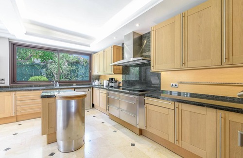 Marbella Villa | Beautiful Marbella Villa | 5 bedrooms | Villa Venezia | Nueva Andalucia