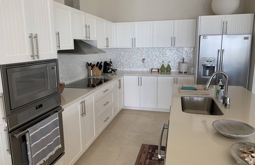 Alice Town House | Beautiful Marina View Estate