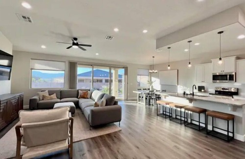 Mesquite House | Beautiful Mesquite Pool House heated pool & spa