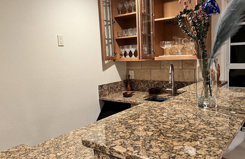 Willo House | Beautiful Midtown Willo retreat with private pool and gym
