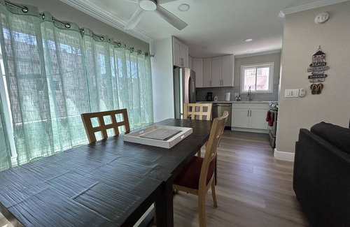 Central Mission Beach Condo | Beautiful Mission Beach Condo Steps to the Beach with Rooftop Patio