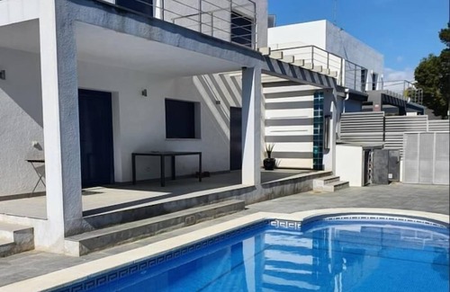 Les Tres Cales Ski Chalet | Beautiful modern house with private pool