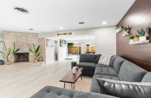 Lighthouse Point House | Beautiful Modern Renovated Family Oasis With Pool