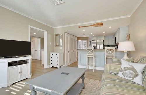 Isle of Palms Condo | Beautiful Modern Villa with OCEAN VIEWS! Screened Porch, Pool Access!