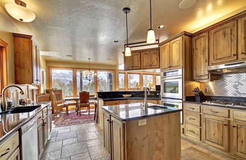 Pleasant Valley House | Beautiful Mountain Retreat Long Term 31 Day Rental (minimum)