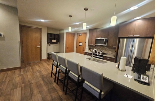 Breckenridge Resort | Beautiful mountain side ski resort with numerous amenities at your disposal.