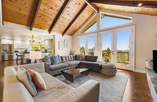 Sebastopol House | Beautiful mountain-view home with a private pool, pool spa, grill