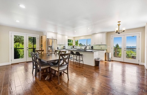 Sebastopol House | Beautiful mountain-view home with a private pool, pool spa, grill