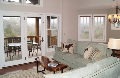 Foscoe Condo | Beautiful mountain-view condo in Boone