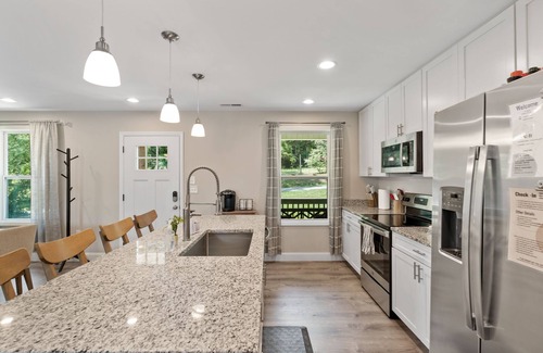 Candler House | Beautiful Mountain Views Min to Downtown Asheville