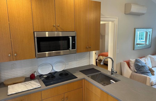 Alameda Apartment | Beautiful NE Alameda 1BR - All Utilities Included