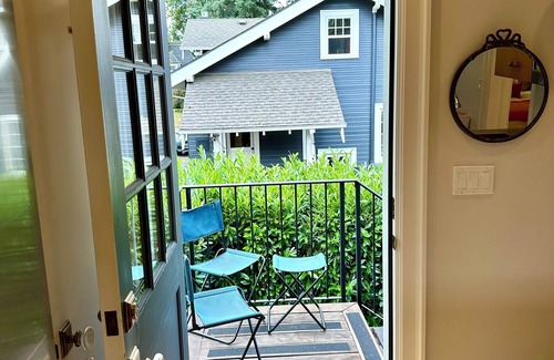 Alameda Apartment | Beautiful NE Alameda 1BR - All Utilities Included