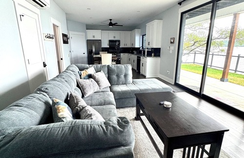 Graham House | Beautiful new 2-bedroom house on the west side of Possum Kingdom.