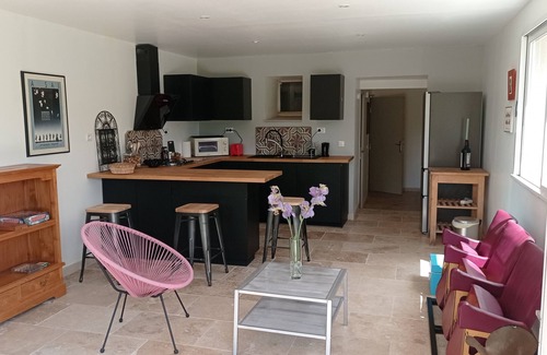 Apt Apartment | Beautiful new apartment in the heart of the Luberon