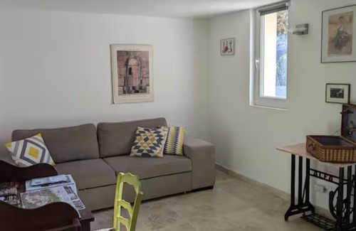 Apt Apartment | Beautiful new apartment in the heart of the Luberon