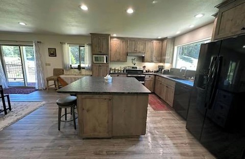Norway House | Beautiful New Home Short Drive to Bandon Beach and the Coquille River!