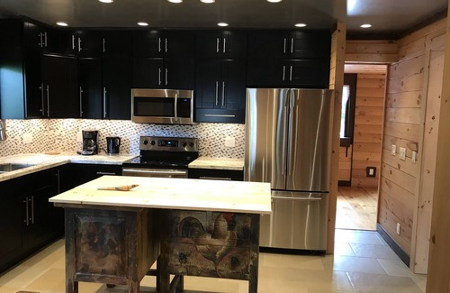 Hunter House | Beautiful new house 3/4 mile from Hunter Mountain