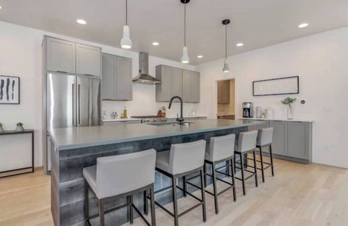 Colorado Springs House | Beautiful New-Modern Luxury Minutes from Downtown, Old Colorado City & OPTC