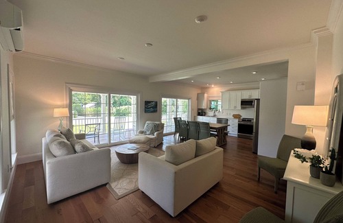 Vineyard Haven House | Beautiful Newly Constructed Home Walking Distance from Downtown Vineyard Haven