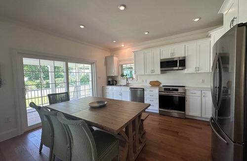 Vineyard Haven House | Beautiful Newly Constructed Home Walking Distance from Downtown Vineyard Haven