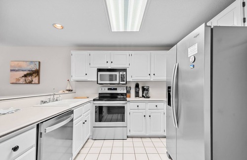 Pine Knoll Shores Condo | Beautiful oceanfront condo in the heart of Pine Knoll Shores with pool