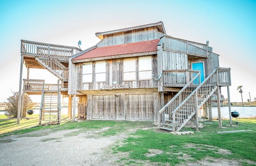 Matagorda Condo | Beautiful ocean views from condo's 3 story deck!