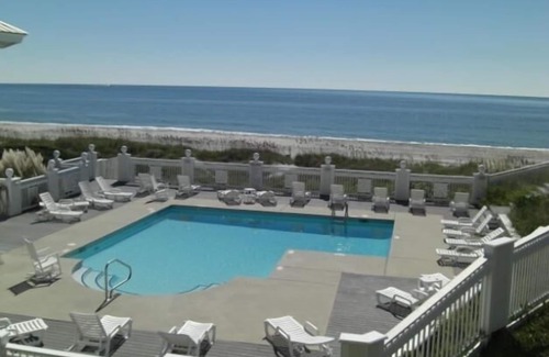 Sea Dreams Cottage | Beautiful Oceanfront Home with Pool and Elevator - Non-Smoking and no pets