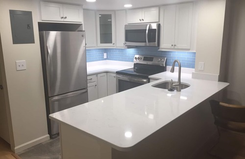 North Ocean City Condo | Beautiful oceanfrontcondo. 2 pools. DIRECTV. Theater. Game & exercise rooms.