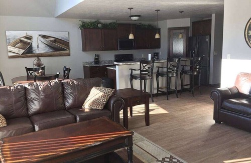Spirit Lake House | Beautiful Okoboji Poolside Vacation Cabin at Bridges