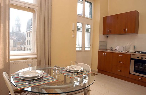 Belso-Ferencvaros Apartment | Beautiful one bed next to Danube in charming Budapest