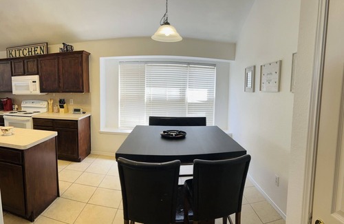 Corinth House | Beautiful one story home located in Corinth, TX with easy access to I-35 and DFW