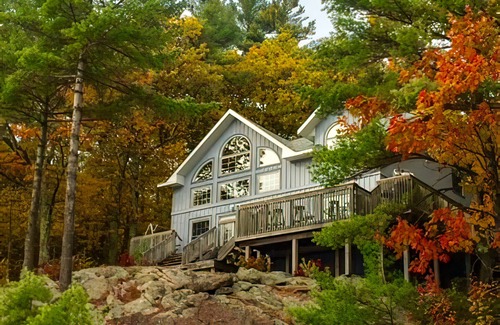 Seguin Cottage | Beautiful open concept Lake Joseph cottage with amazing southern view